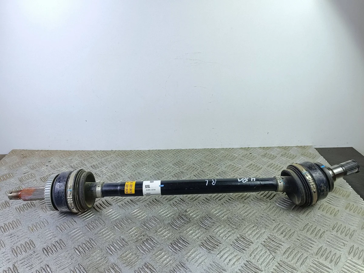 Genesis G70 Drivaxel bak 920LVEXT011VJ