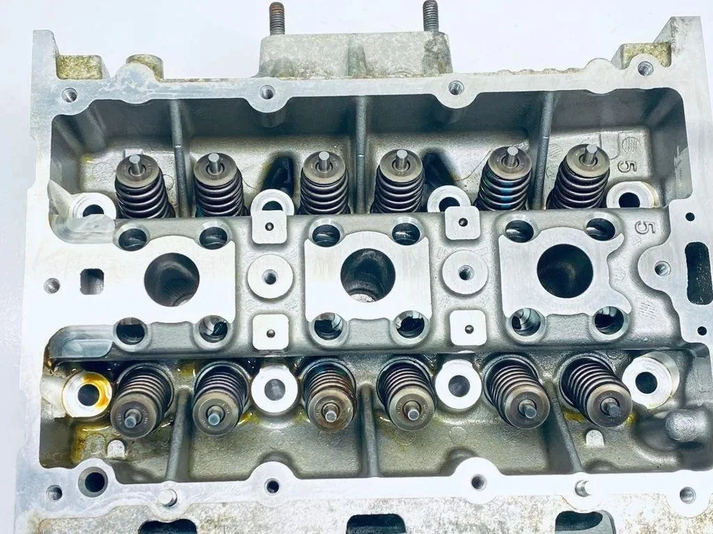 Moottorin sylinterikansi Volkswagen Up 04C103063N thumbnail 6
