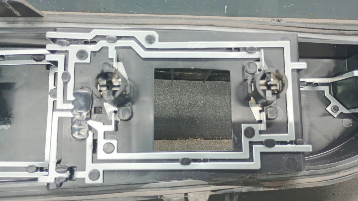 VW UP 1S Rückleuchten-Einsatz links, gebraucht image 3