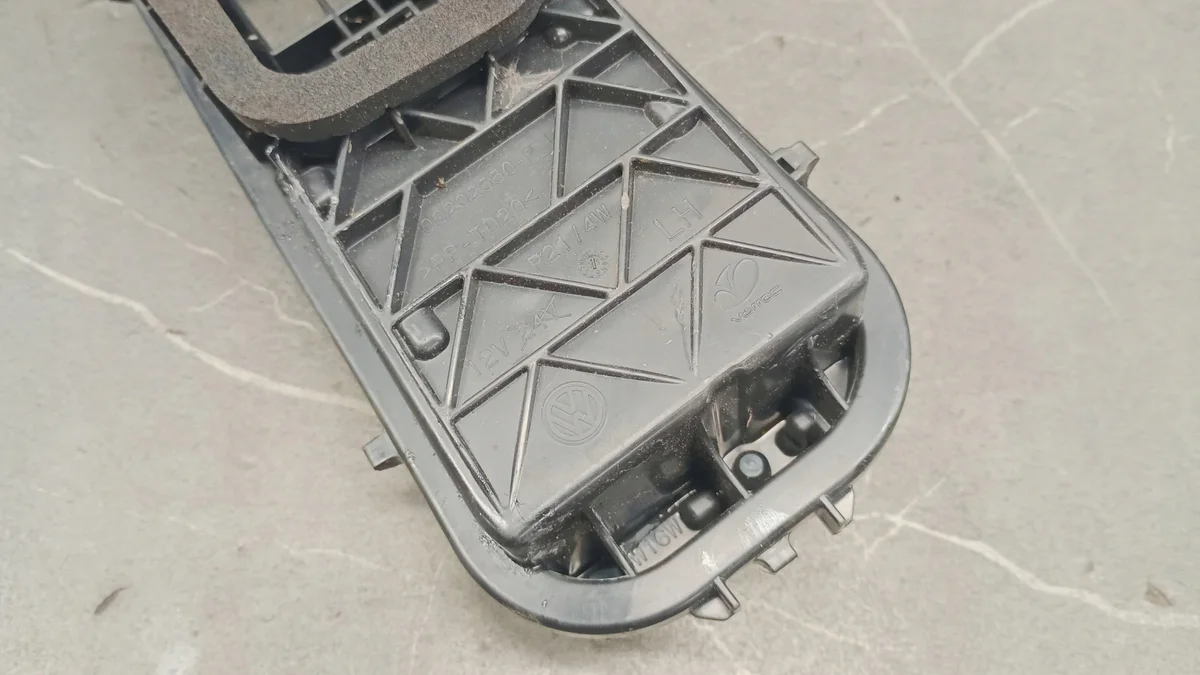 VW UP 1S Rückleuchten-Einsatz links, gebraucht image 8