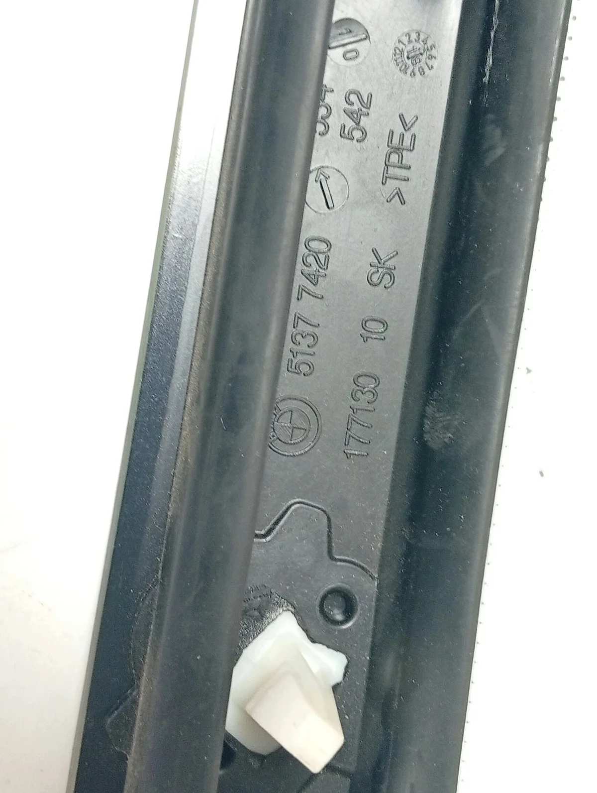 BMW X2 F39 takalasin oikea 51377420534 image 6