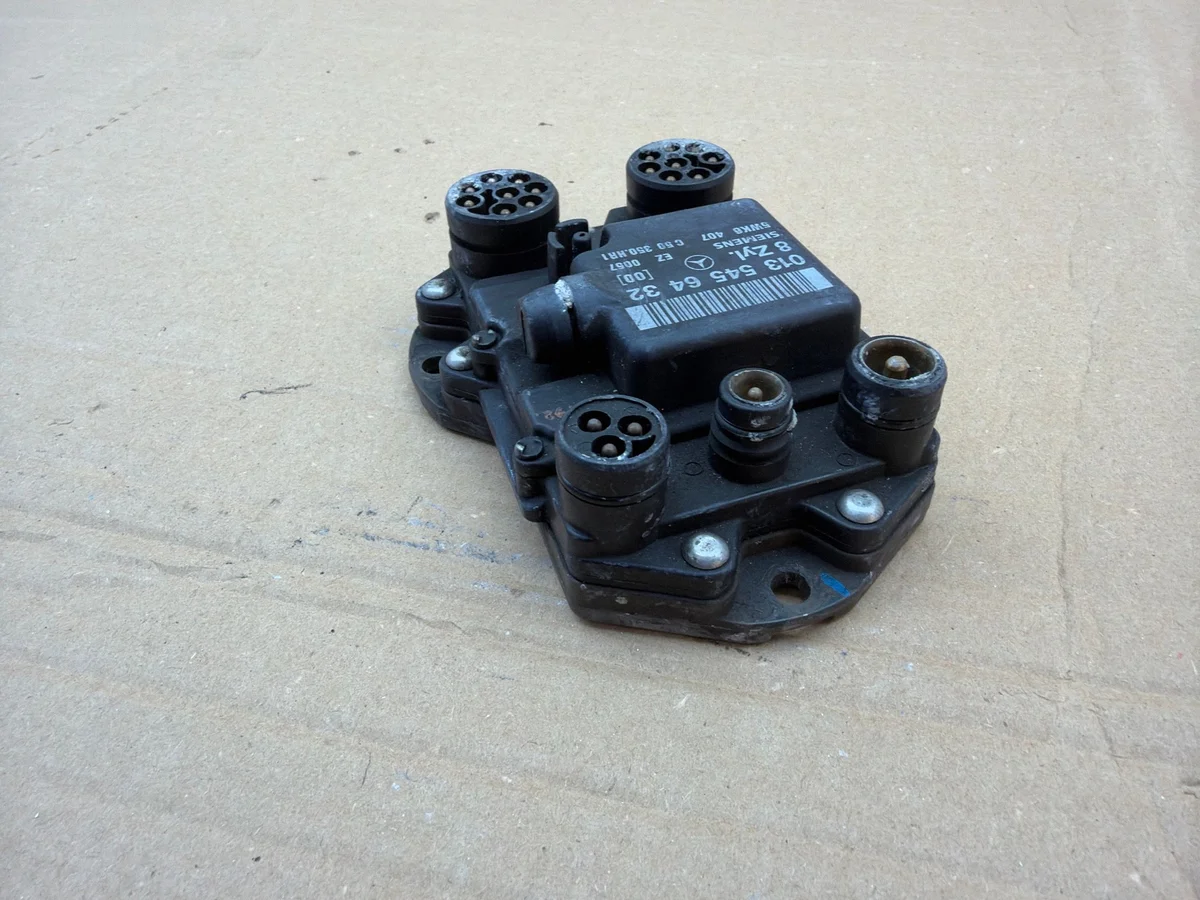 Mercedes Control Unit 0135456432 image 9
