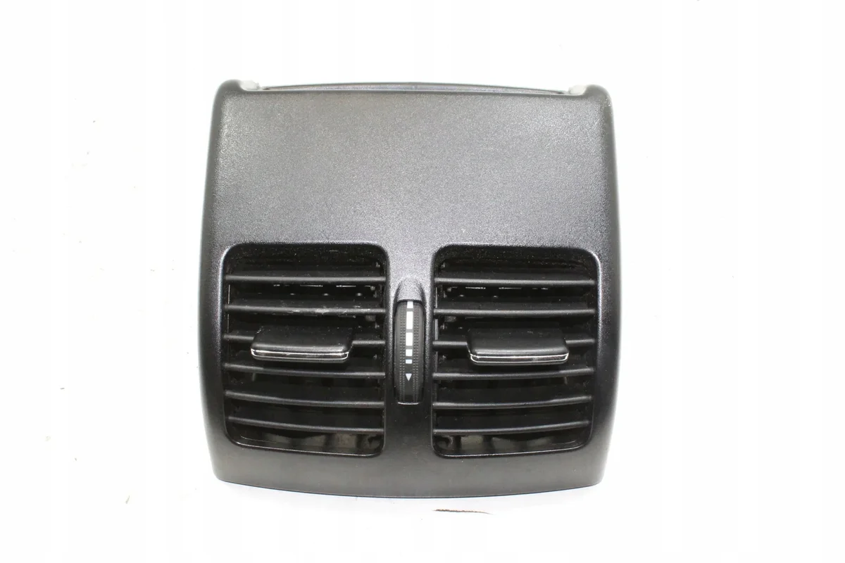 Toma de aire Mercedes-Benz C (W204) A2048300354