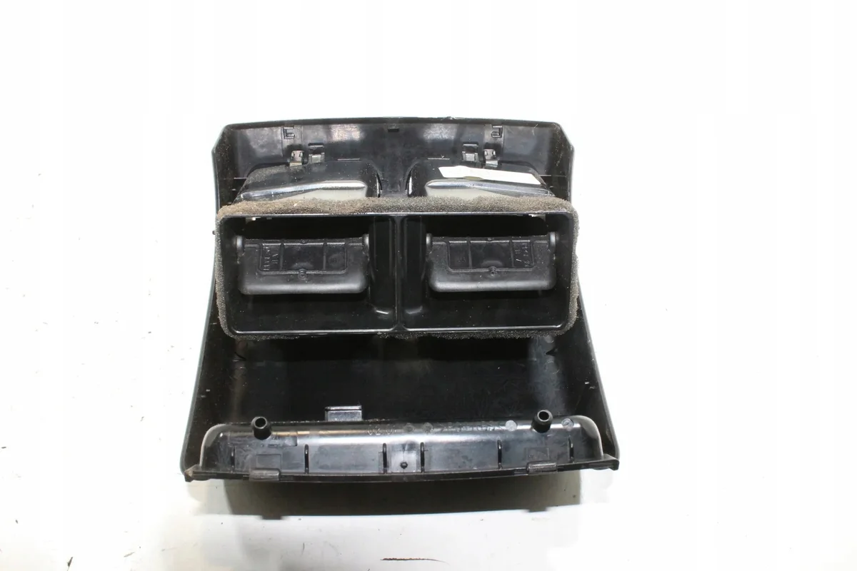 Toma de aire Mercedes-Benz C (W204) A2048300354 image 5