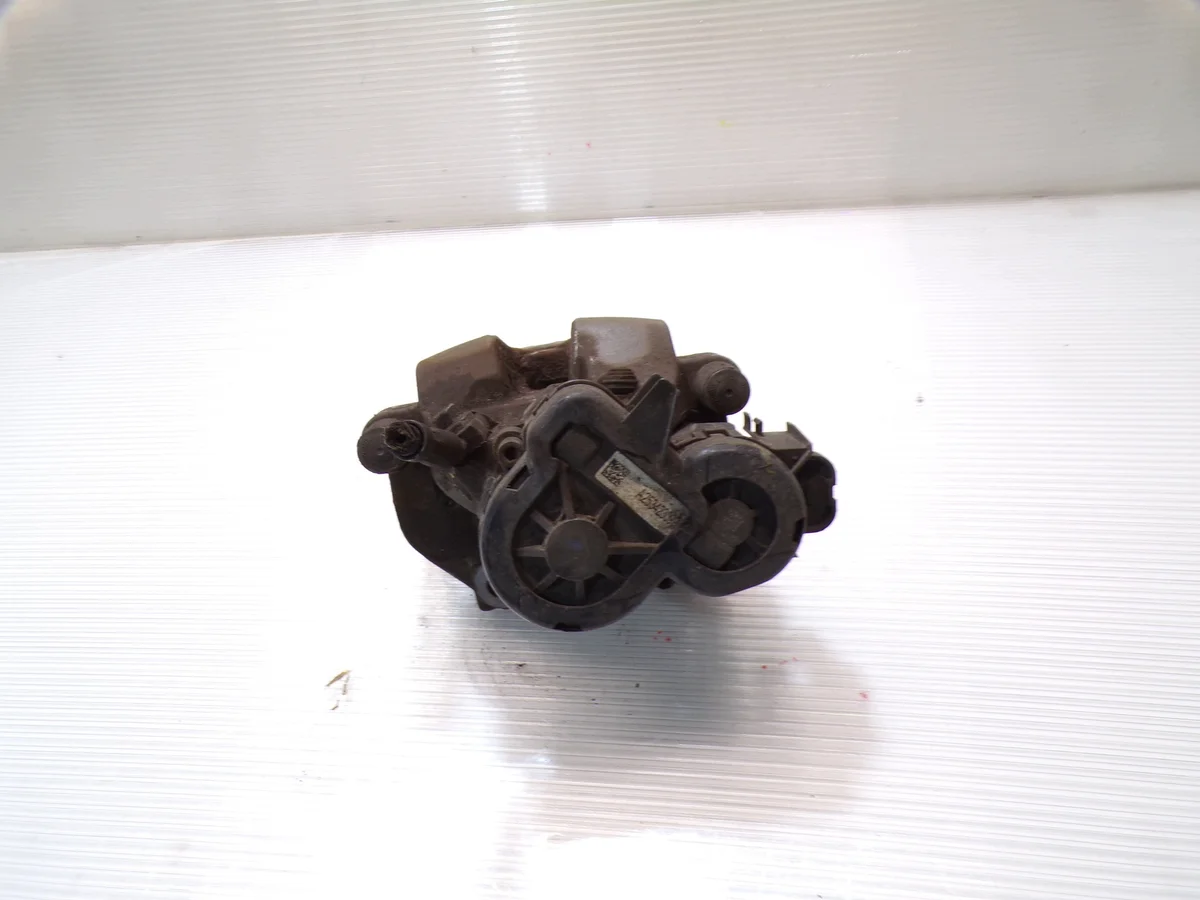 Bremszange Links Hinten Mercedes W253 GLC image 3
