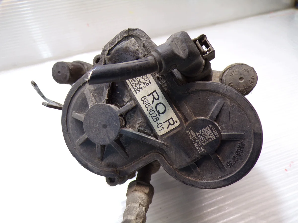 Bremssattel Rechts Hinten BMW X1 F48 image 4