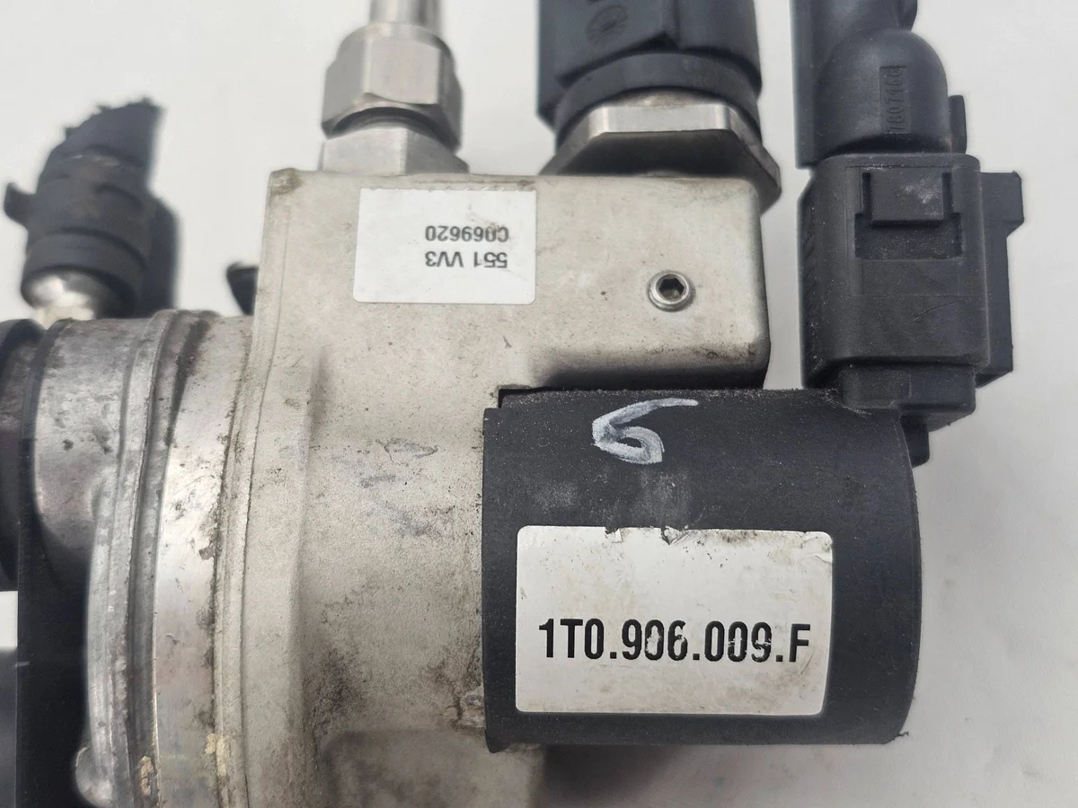 Regulador de Pressão VW Passat B7 1T0906009F image 8
