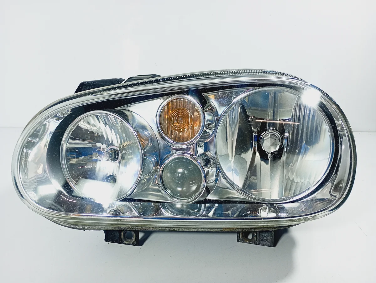 Faro Izquierdo VW Golf IV 1J1941017K
