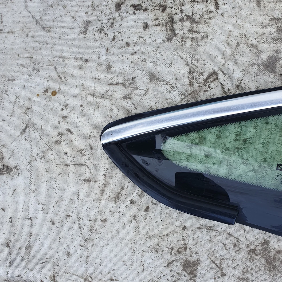 Opel Astra J GTC Dreieckscheibe Links Vorne image 3