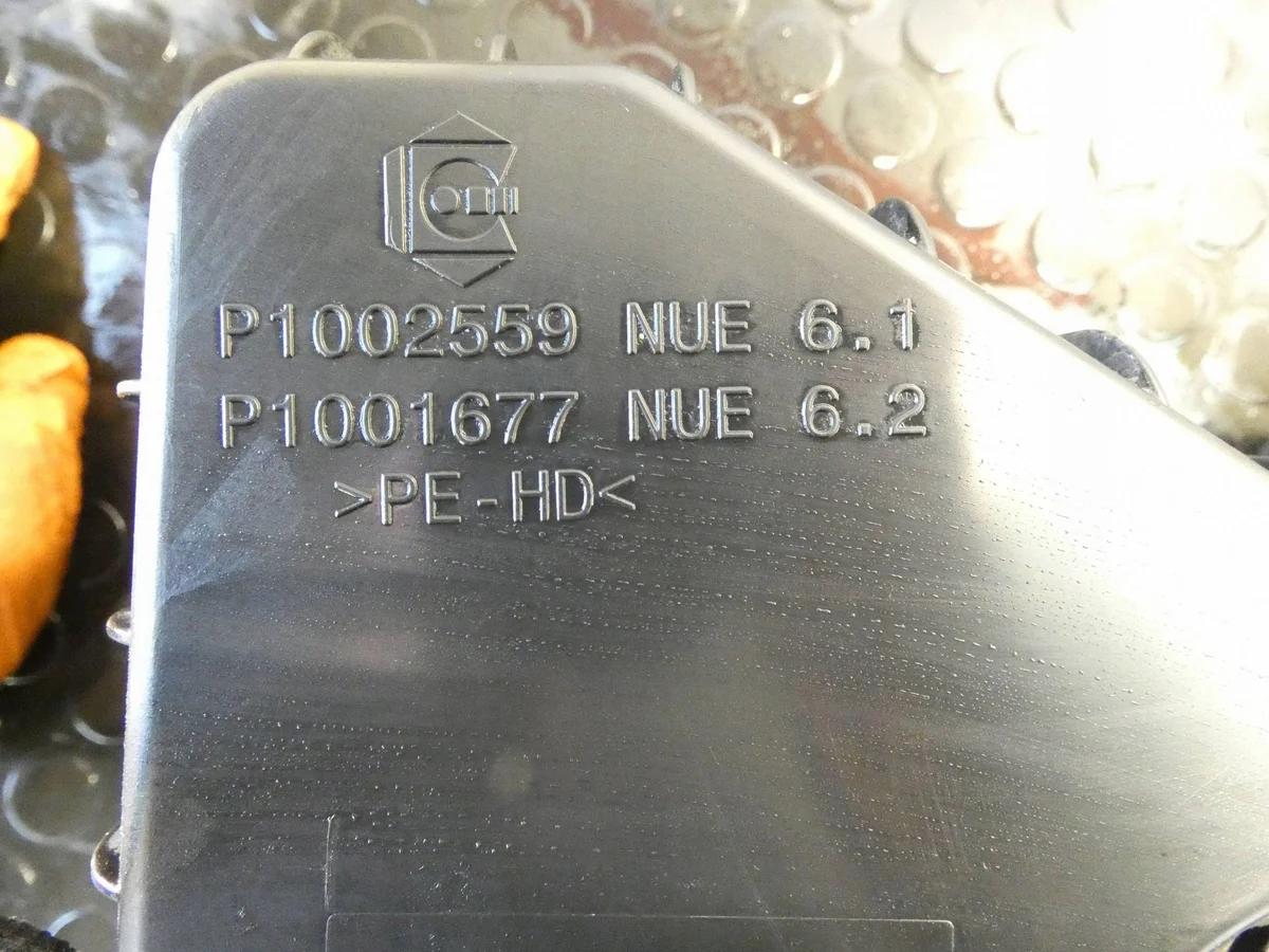 Peugeot P1002560 AdBlue Tank thumbnail 3
