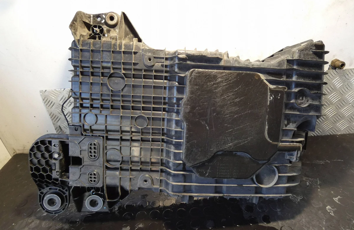Peugeot P1002560 AdBlue Tank thumbnail 5