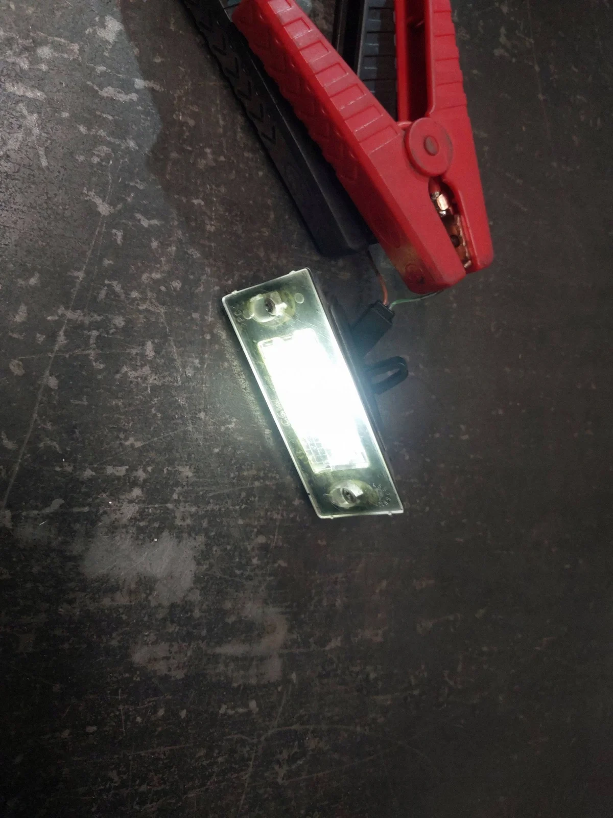 Lampada targa Audi A4 B5 8D0943021C