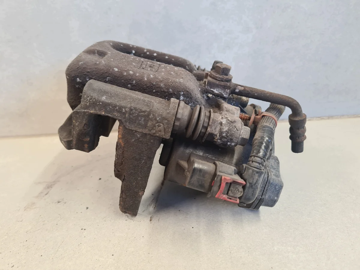 Opel Astra V K Bremssattel hinten links image 3