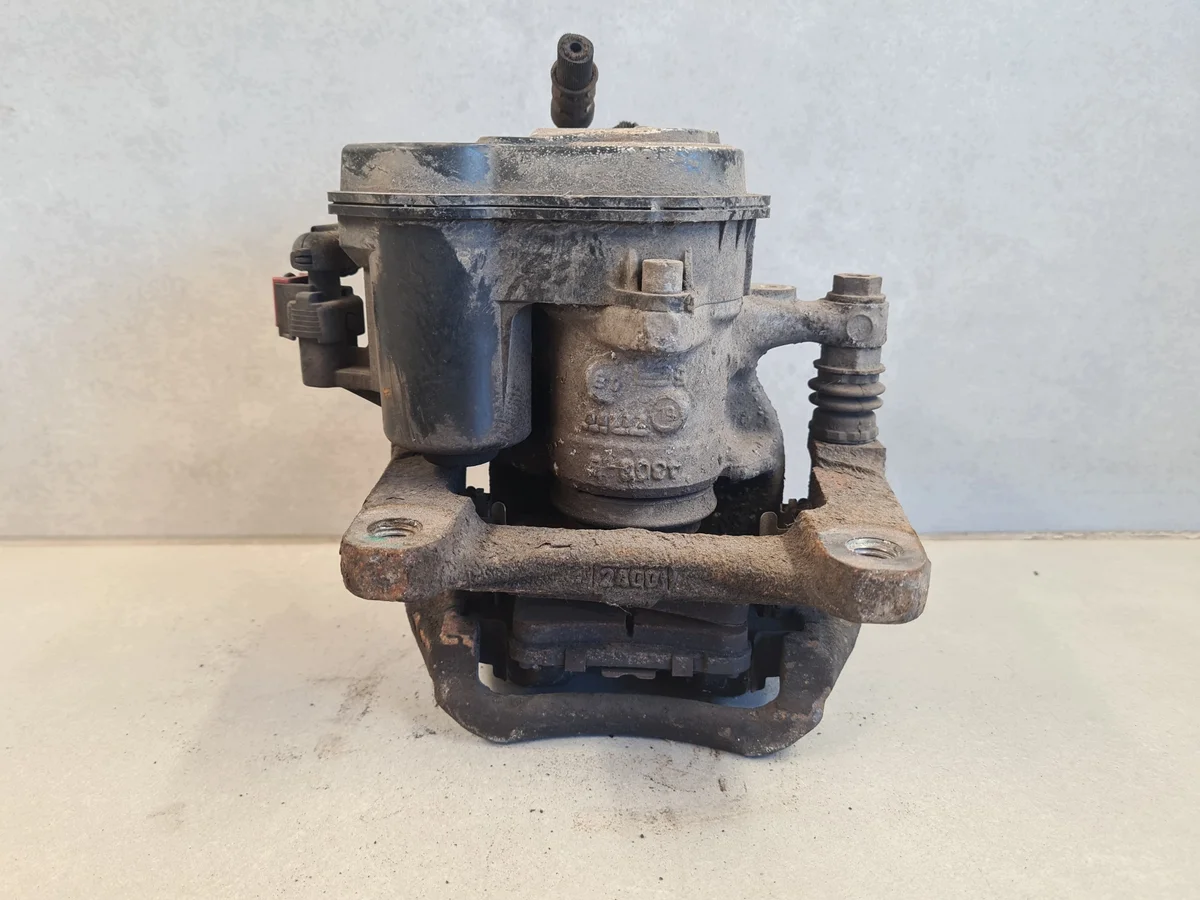 Opel Astra V K Bremssattel hinten links image 6