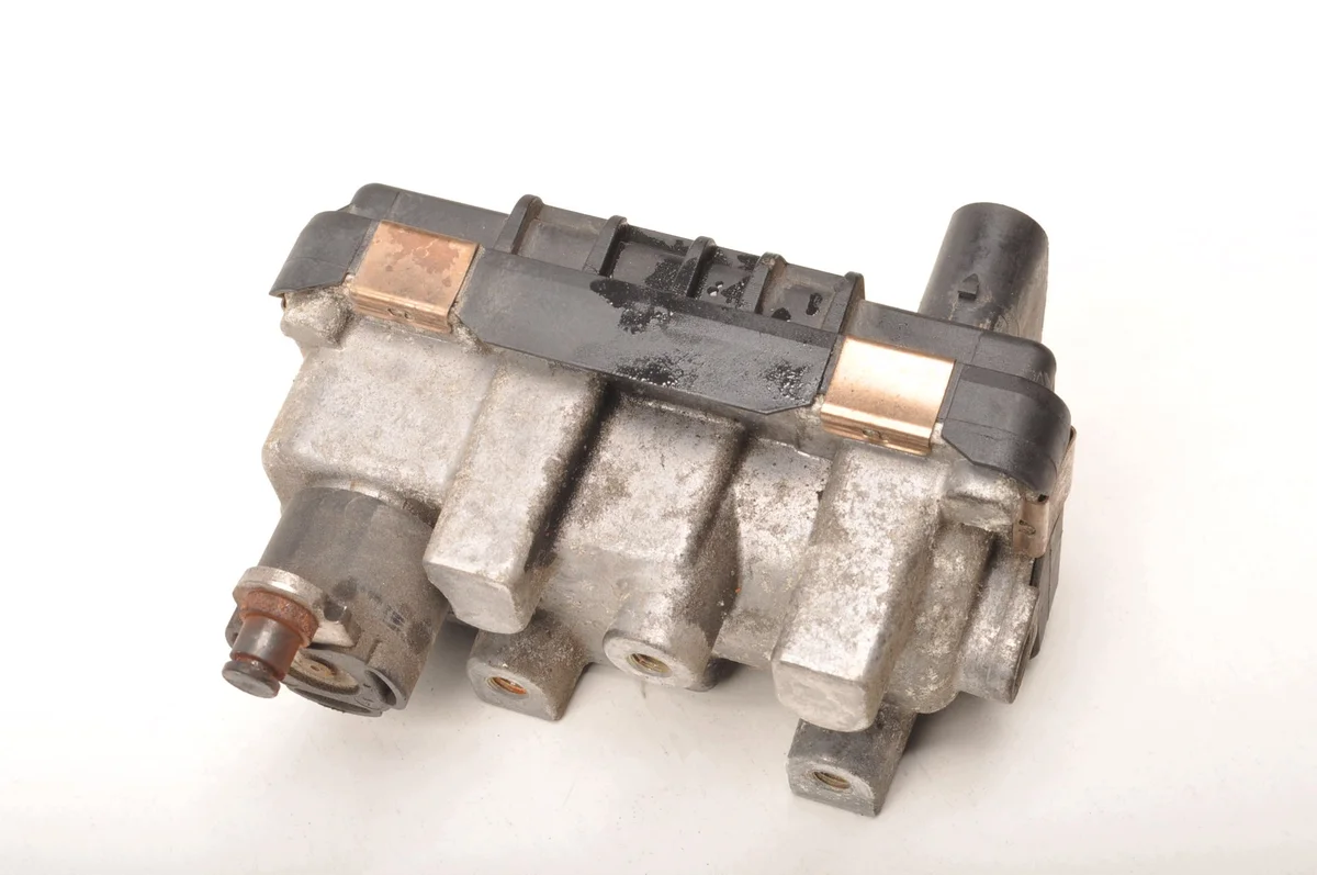 Actuateur de Turbo Volvo XC90 2.4 D5 VOL-6NW009543
