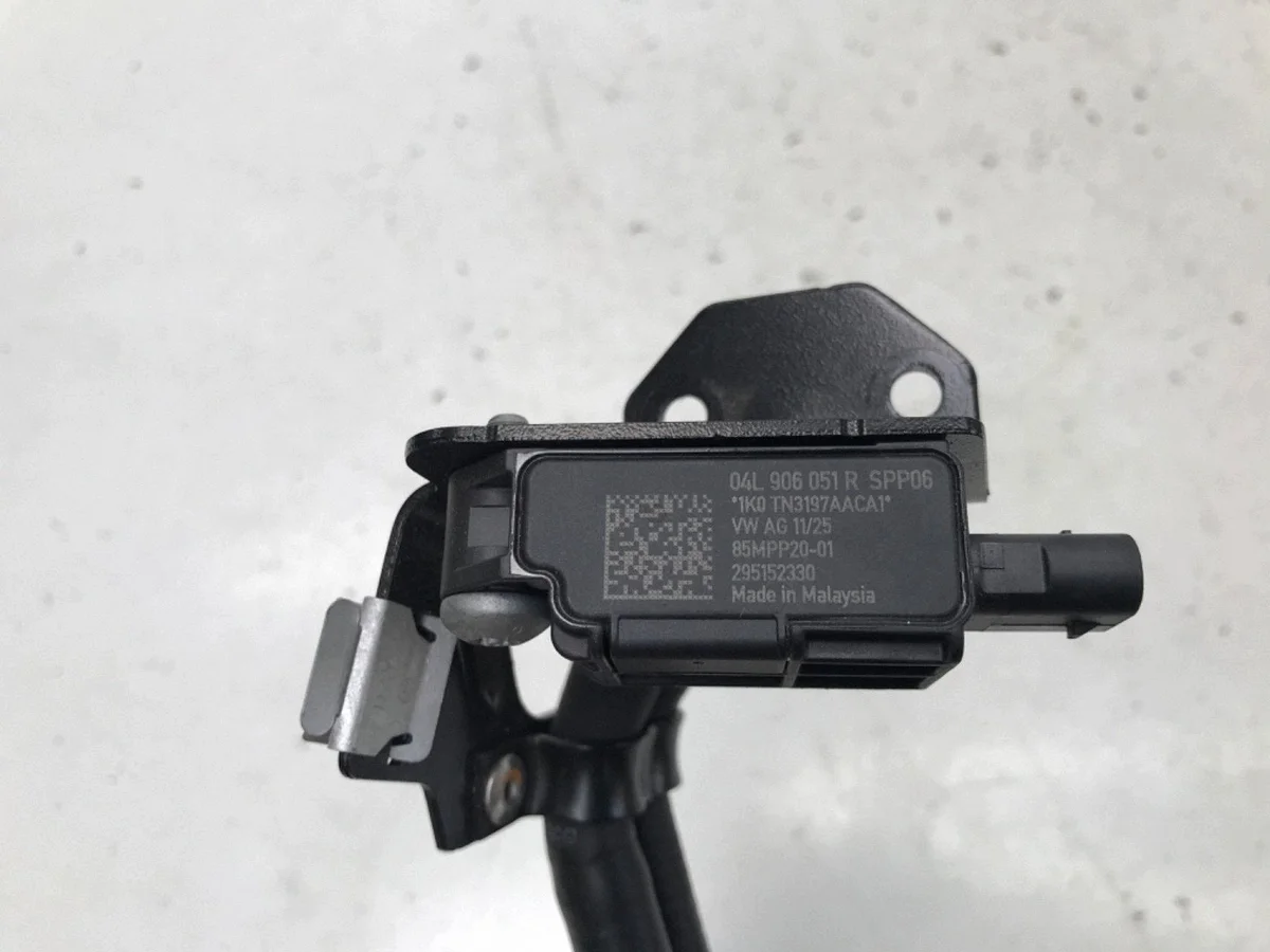 VW Tiguan 2.0 TDI Sensor de presión de gases de escape 05L131552AS image 7