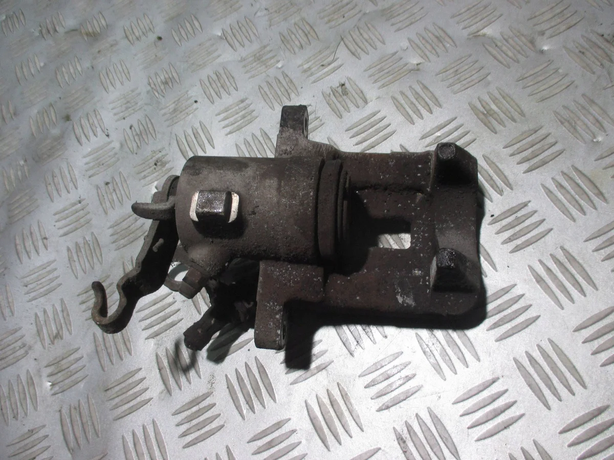 Bromsok bak vänster Audi A3 8P 2.0TDI image 3