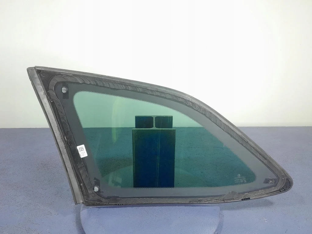 Skoda Octavia IV ruit rechts achter image 3