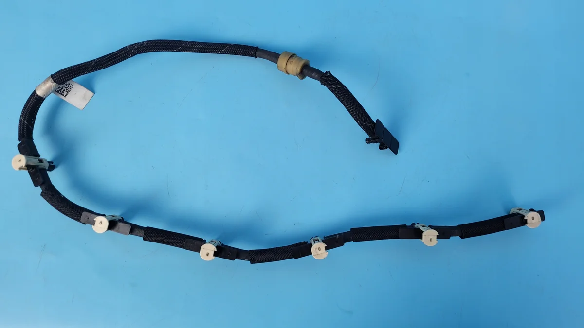 BMW X6 G06 Einspritzleitung 044513028