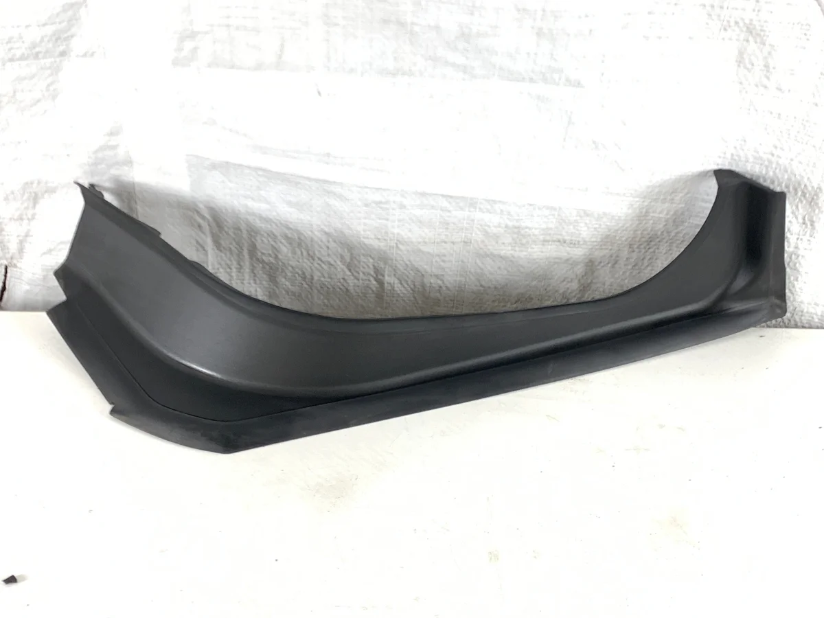 BMW 5 G60 G61 i5 Rückleuchtenabdeckung rechts