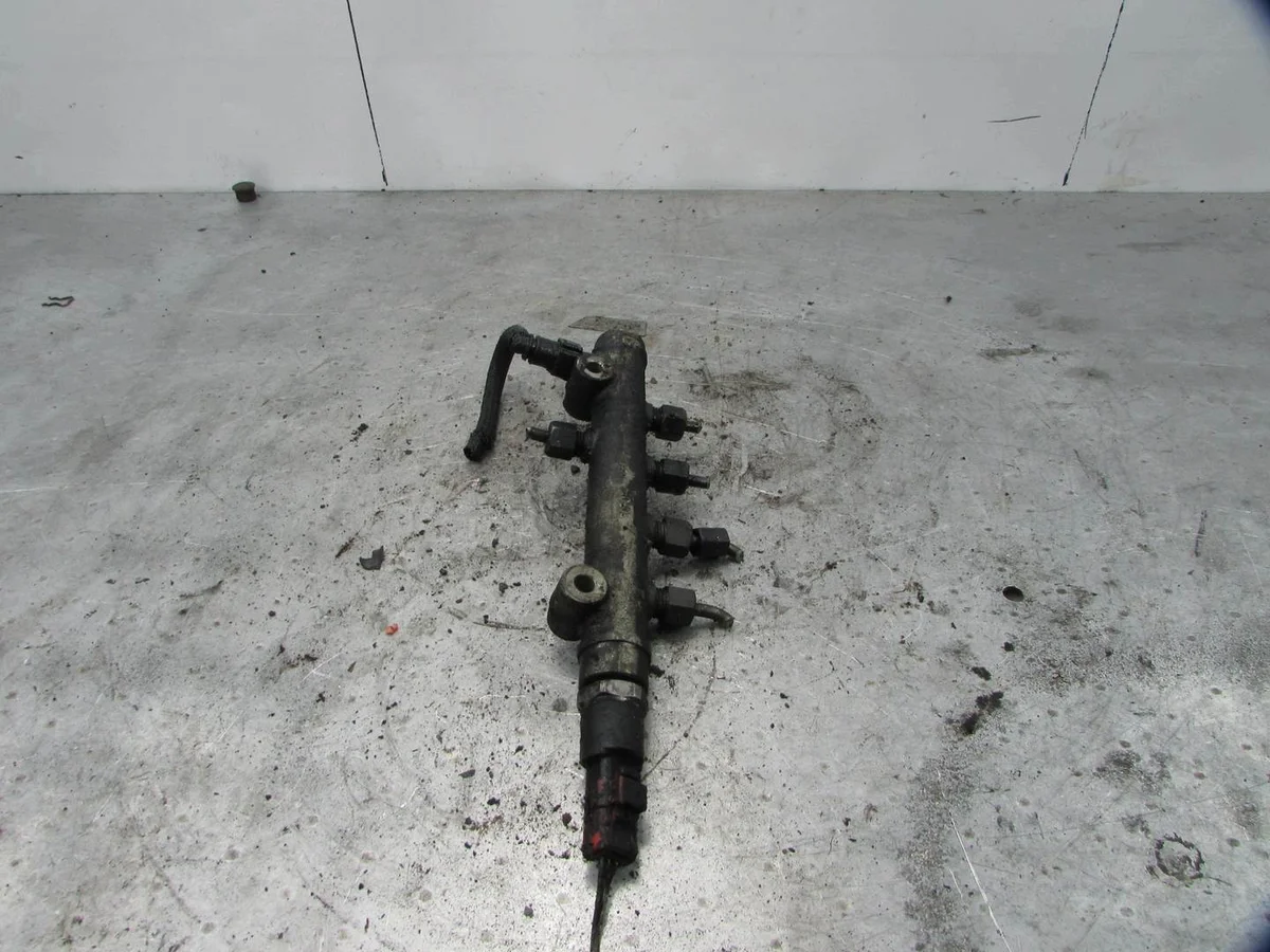 Opel Astra III 1.7 CDTI Kraftstoffdrucksensor 0445214028 image 5