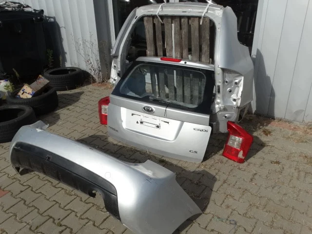 Panneau Arrière Kia Carens III 26100608