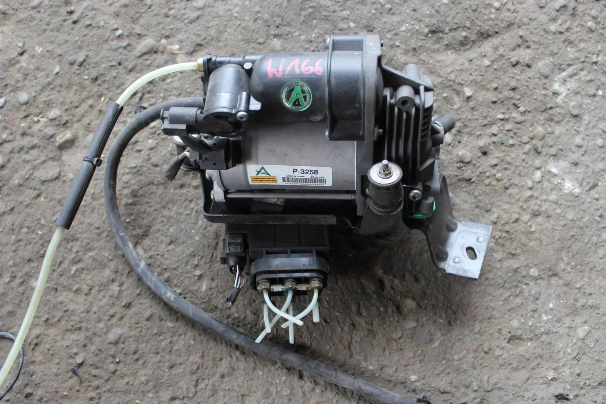 Kompressor Mercedes ML W166 ML63 AMG image 2