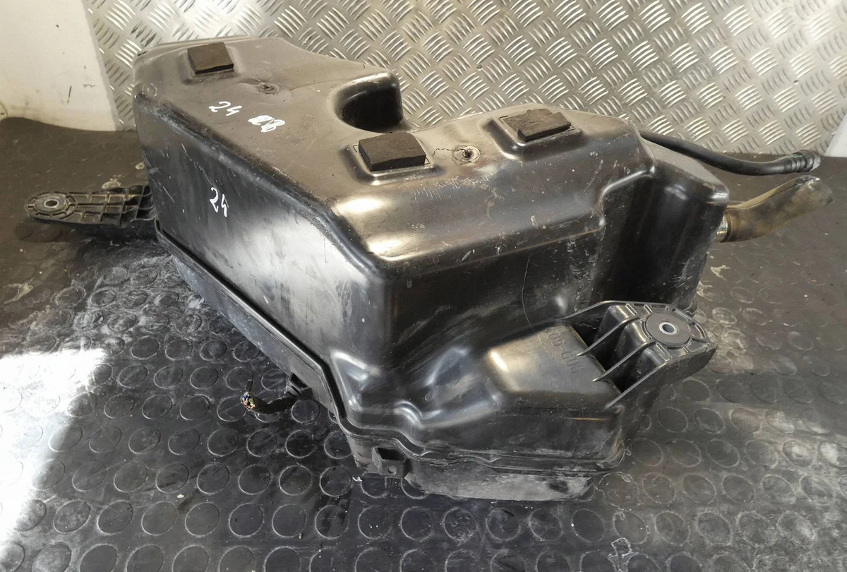 AdBlue Pumpe BMW X5 G05 X6 G06 9488143 image 3