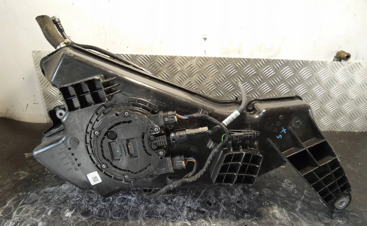 AdBlue Pumpe BMW X5 G05 X6 G06 9488143 image 4