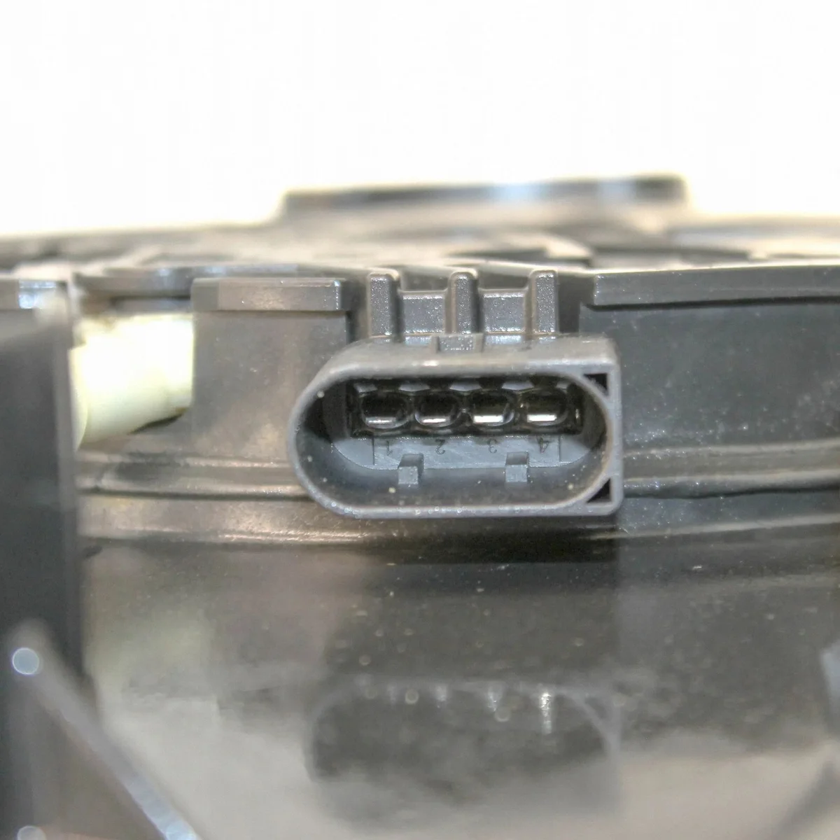 AdBlue Tank Pumpe 5Q0131969C gebraucht image 7