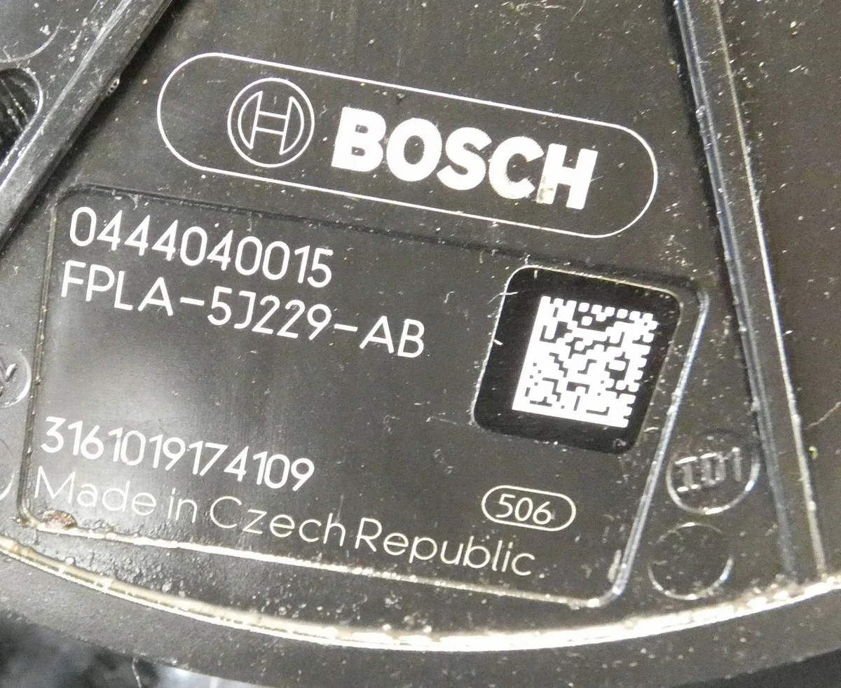 AdBlue Tank Land Rover Range Rover Sport L494 3.0d 5J228 AE image 5