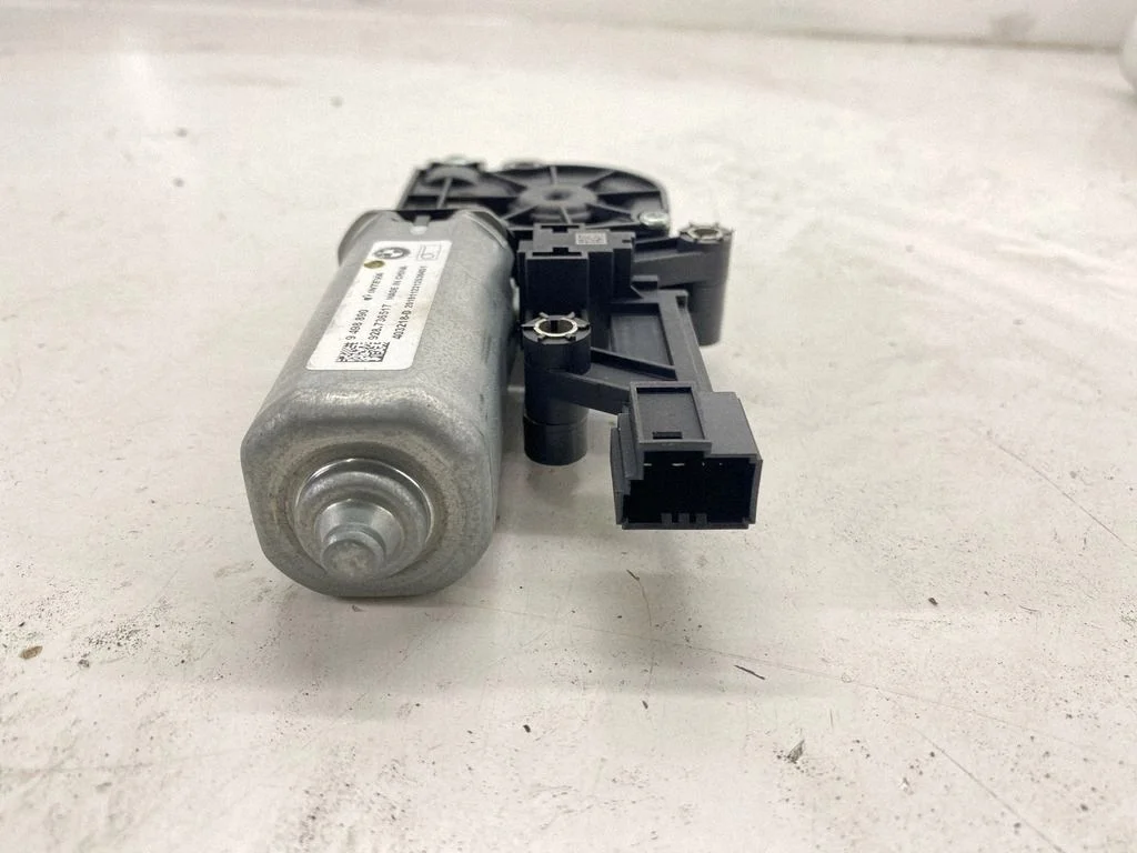 BMW 2 F44 Schiebedach Motor 9498890 image 3