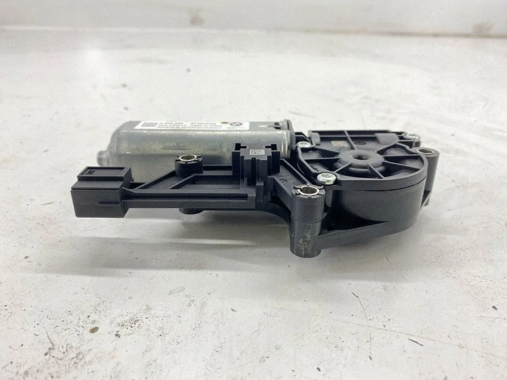 BMW 2 F44 Schiebedach Motor 9498890 image 7