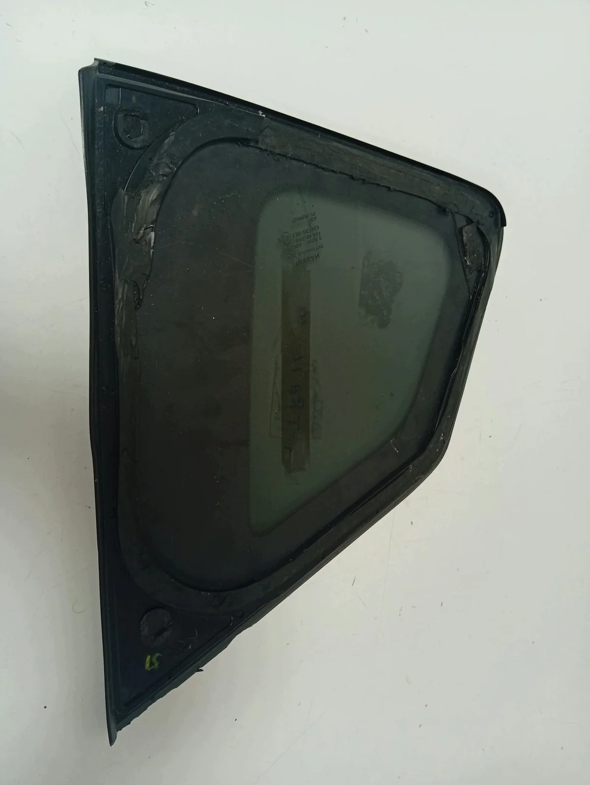 Nissan X-Trail T32 achterportierglas links image 8