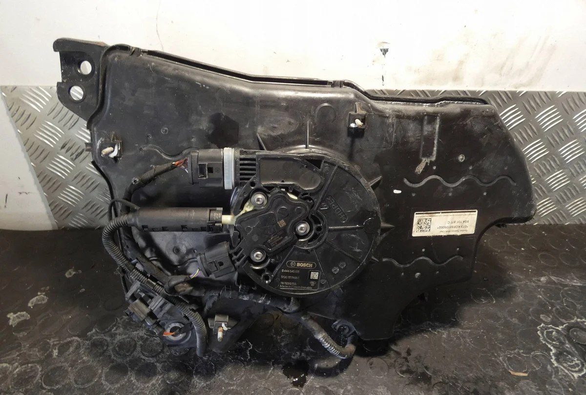 VW Touran III AdBlue Pumpe 5QA131877C thumbnail 4