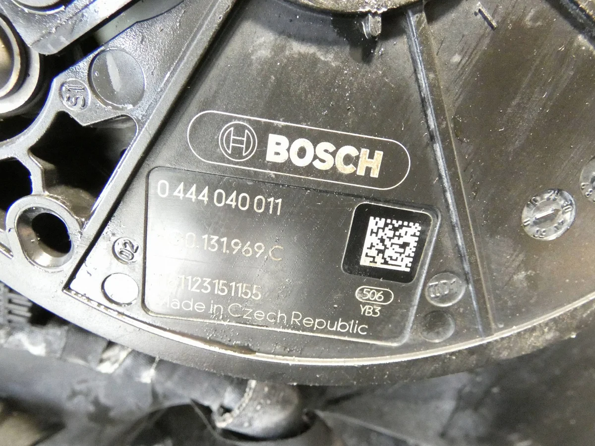 VW Touran III AdBlue Pumpe 5QA131877C thumbnail 5