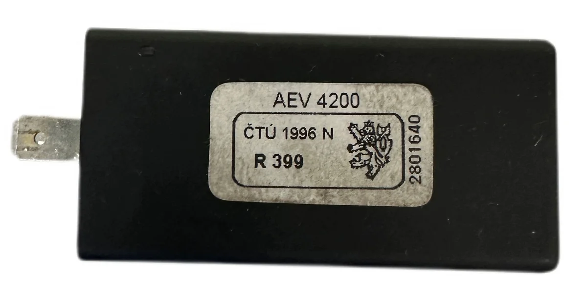 Skoda Fabia AEV 4221 Relais Module image 3