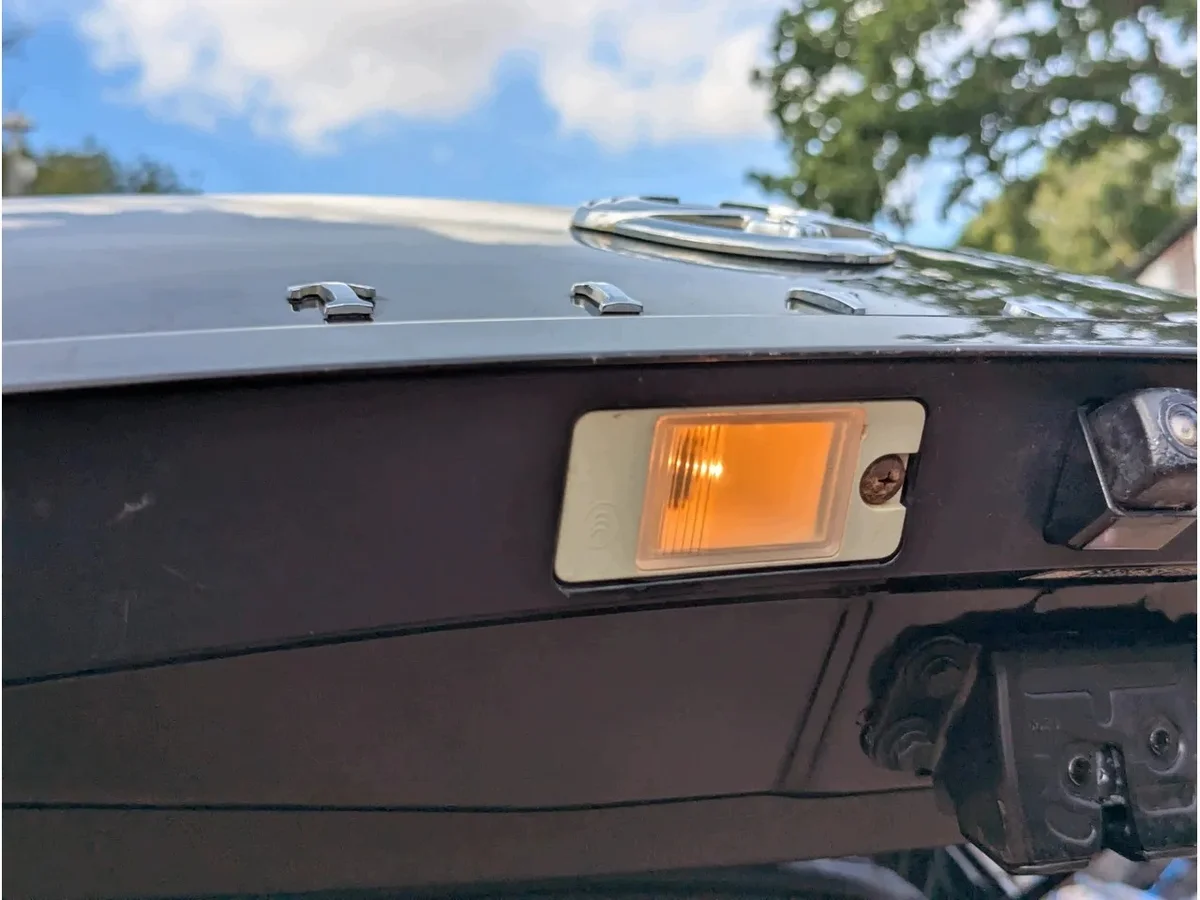 SsangYong Tivoli Kentekenplaatverlichting XK image 3