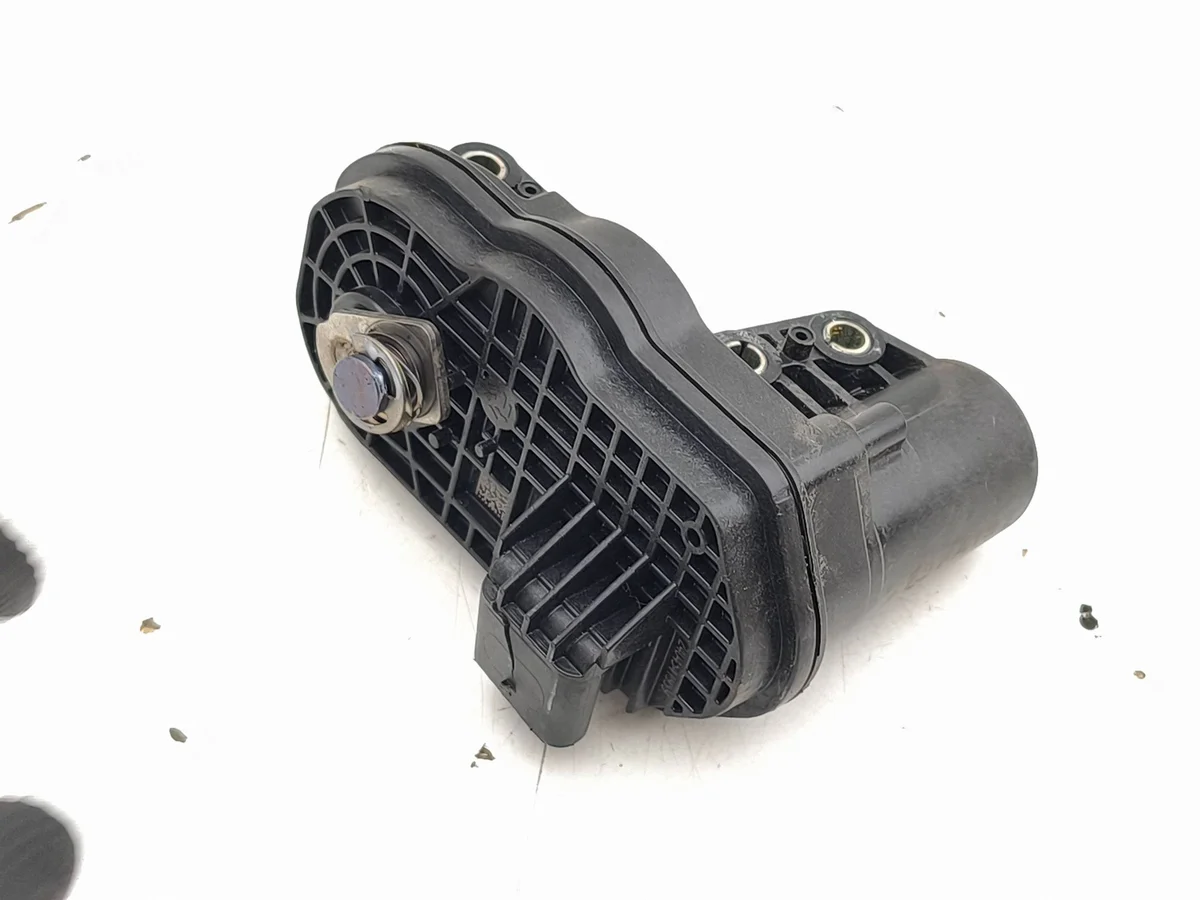 Mercedes-Benz C AMG W205 Turbocompressor Actuator 214000083