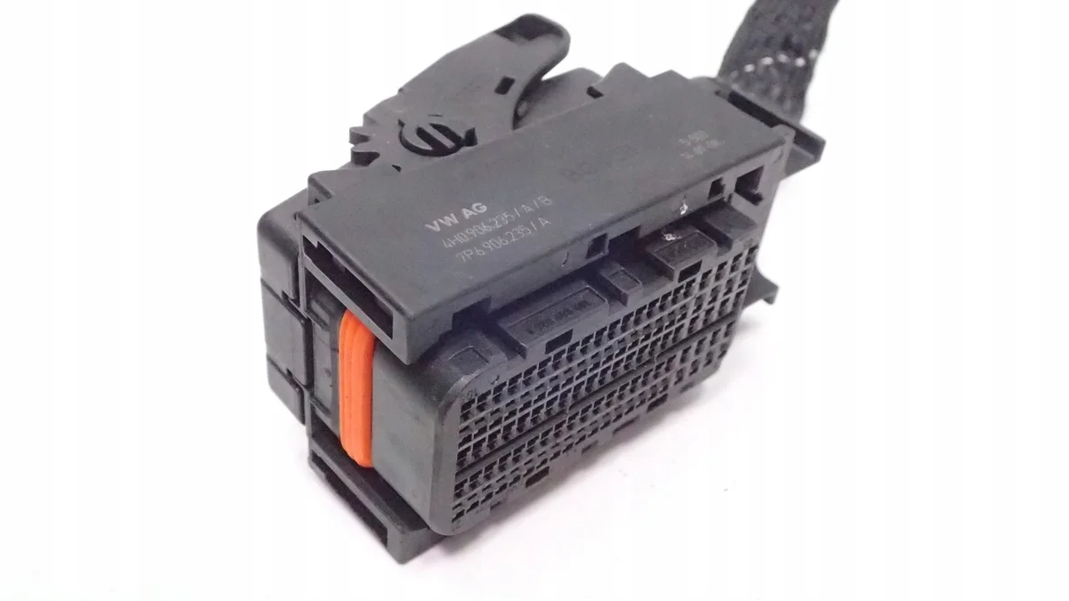 Audi Connector 4H0906235A Gebruikt image 2