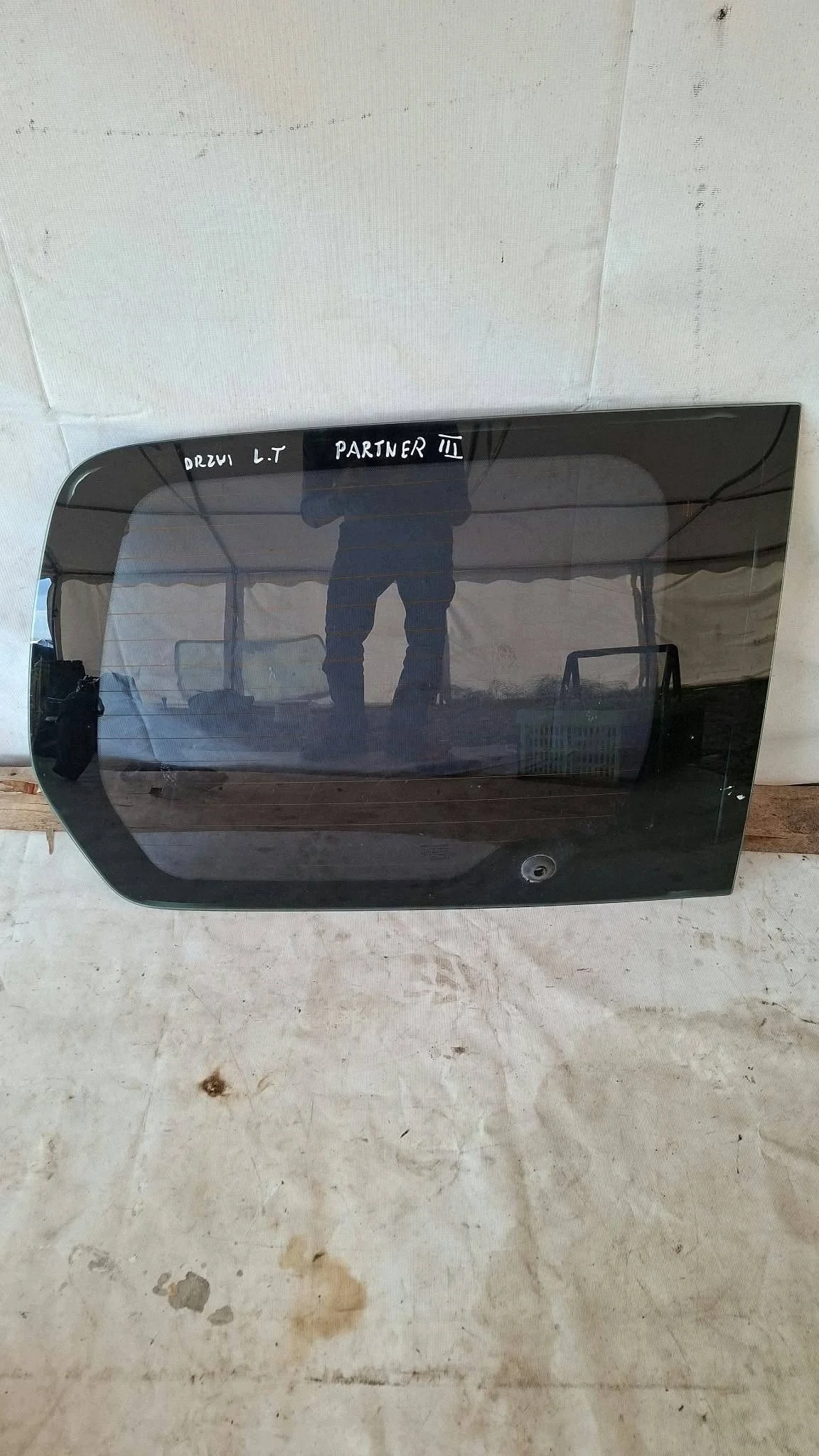 Fenster links hinten Partner III