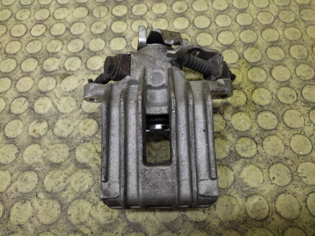 Seat Ibiza III Bremssattel Links Hinten