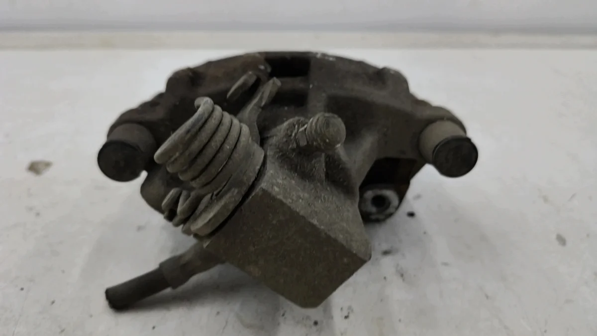 Bremssattel Ford Focus Mk3 rechts hinten image 3