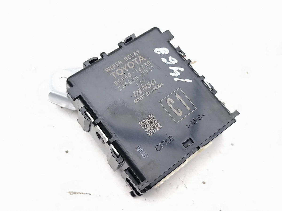 Relais essuie-glace Toyota Corolla E210 8594012230