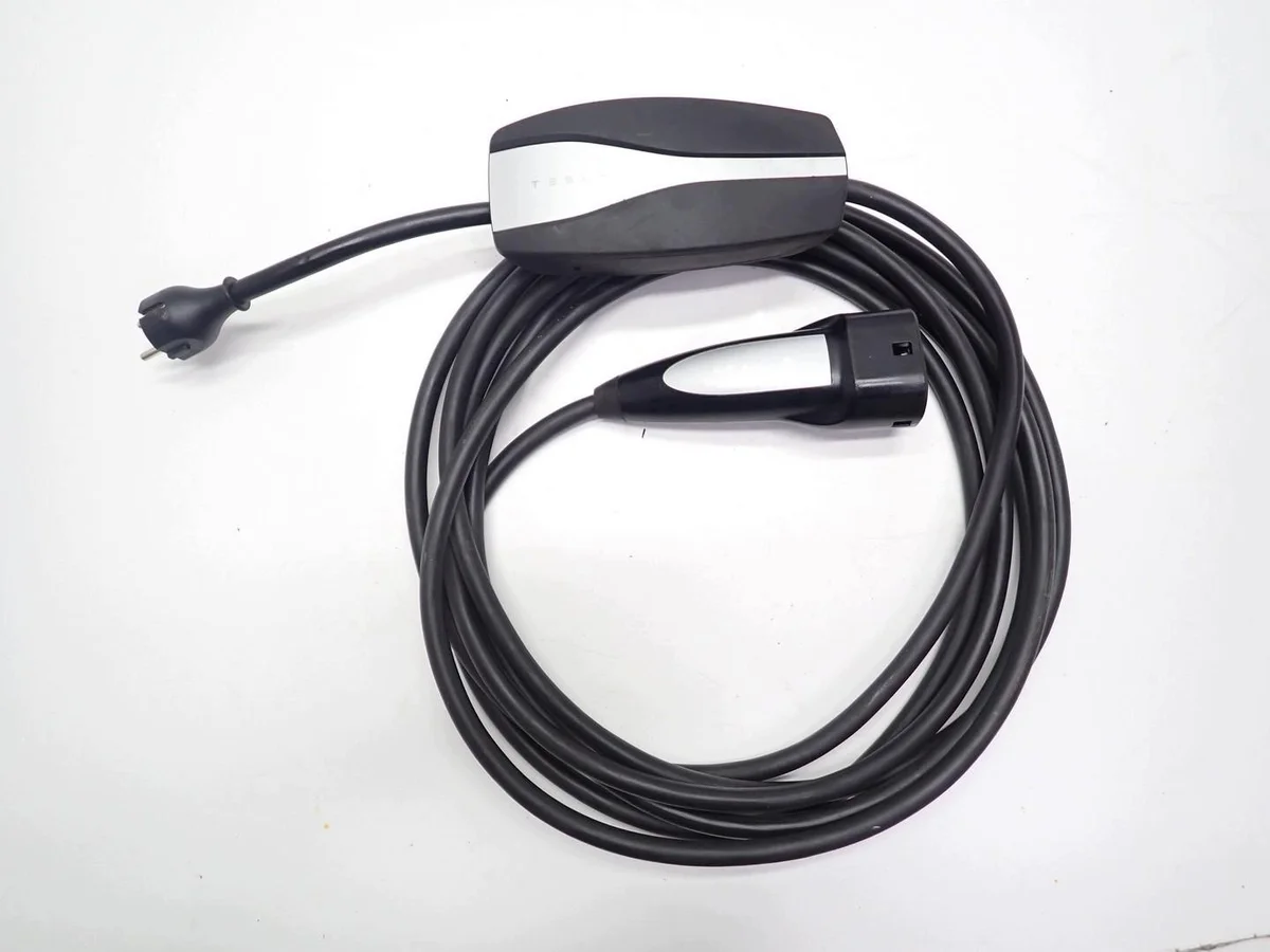 Conector Carga Tesla Model S 1121254-00-E