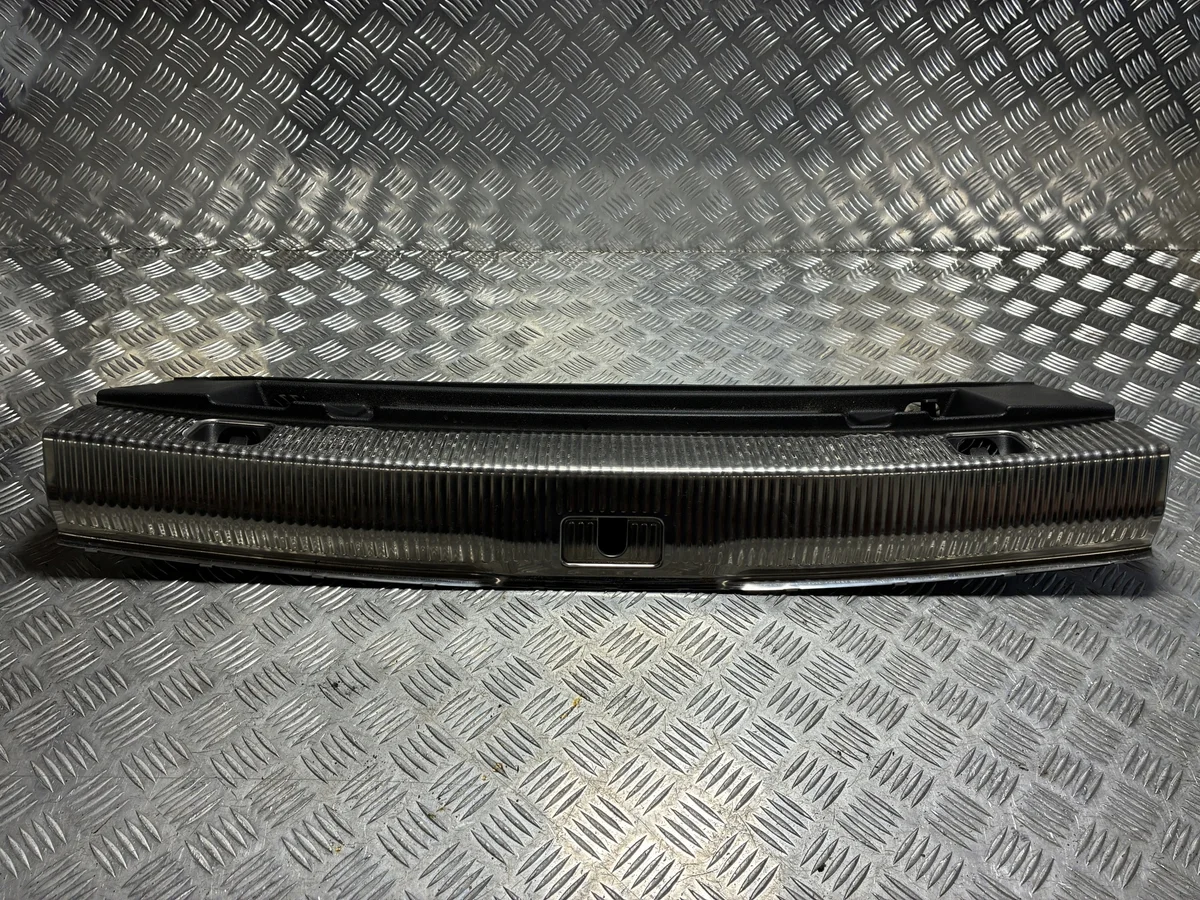 Afdekking gordel achter Audi Q3 8U 8U0864483L