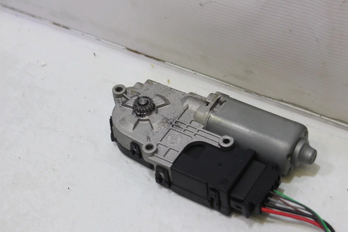 Opel Meriva B 1.7CDTI Motorkap Slot image 2