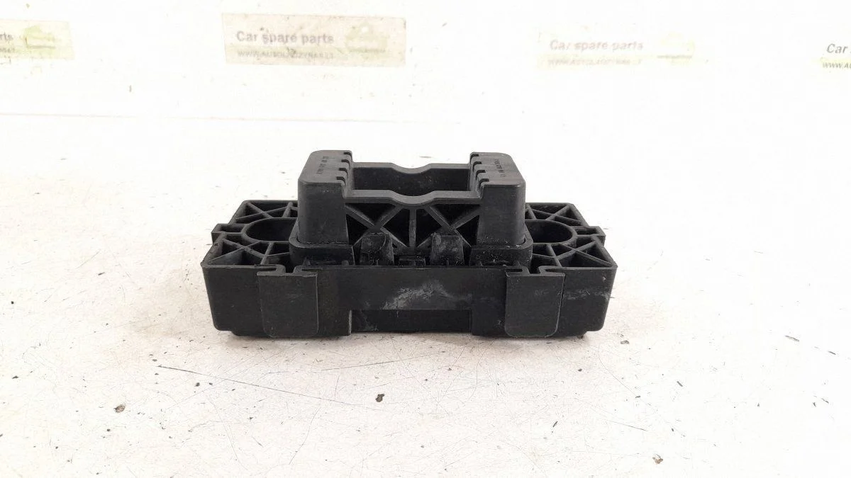 Gniazdo lewarka Mercedes GLE W166 A1666900334