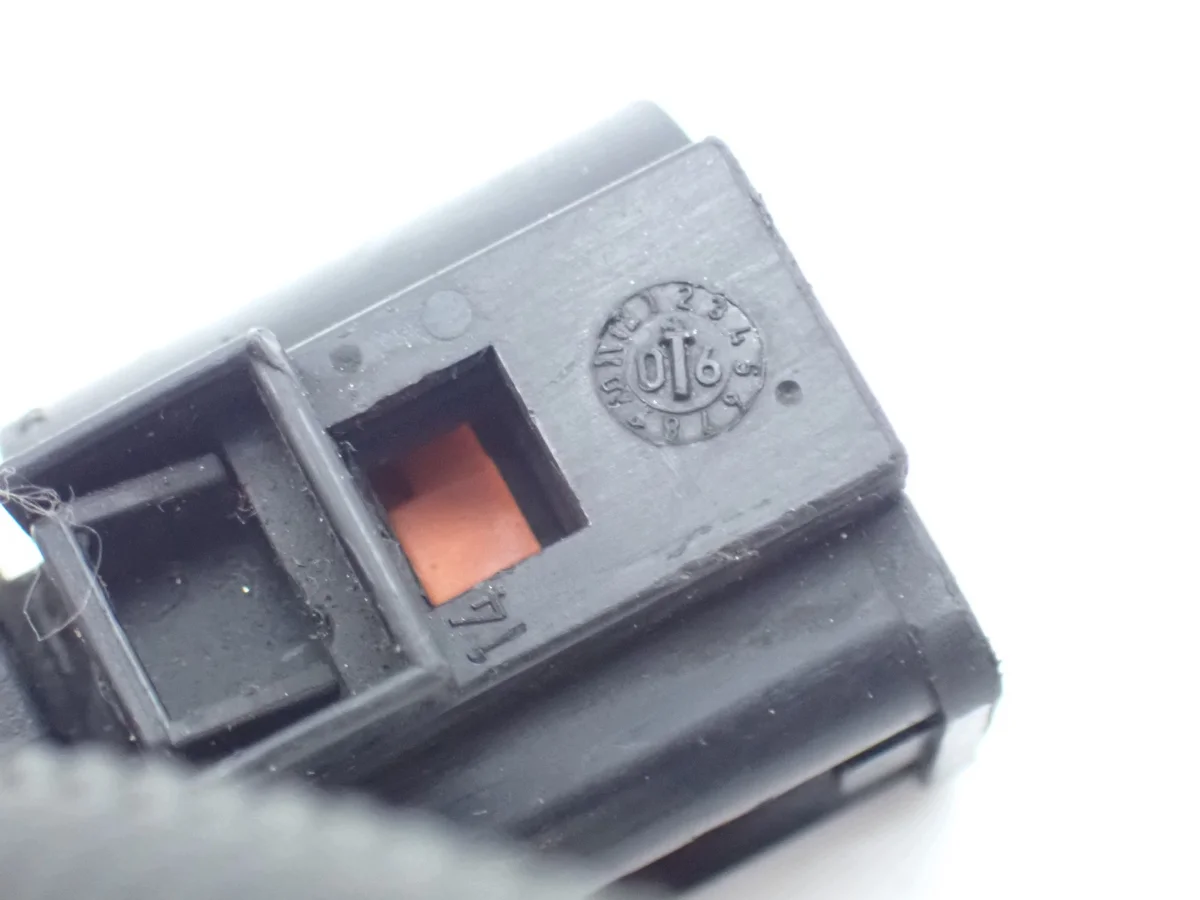 Audi VW Stecker 4D0971992B 030971921 thumbnail 8