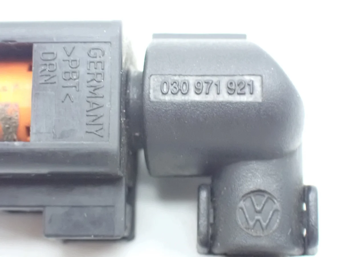 Audi VW Stecker 4D0971992B 030971921 thumbnail 9